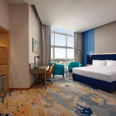 La Quinta By Wyndham Abu Dhabi Al Wahda Ξενοδοχείο Εξωτερικό φωτογραφία