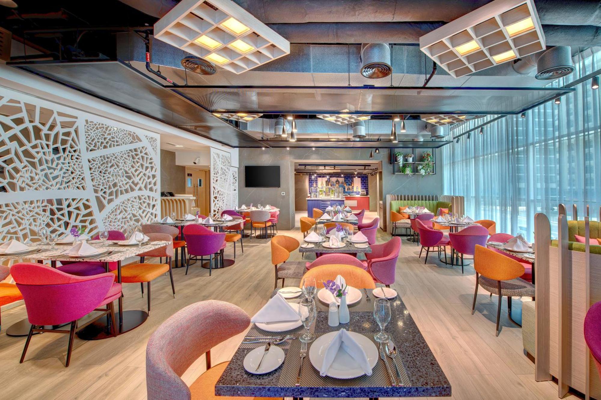 La Quinta By Wyndham Abu Dhabi Al Wahda Ξενοδοχείο Εξωτερικό φωτογραφία