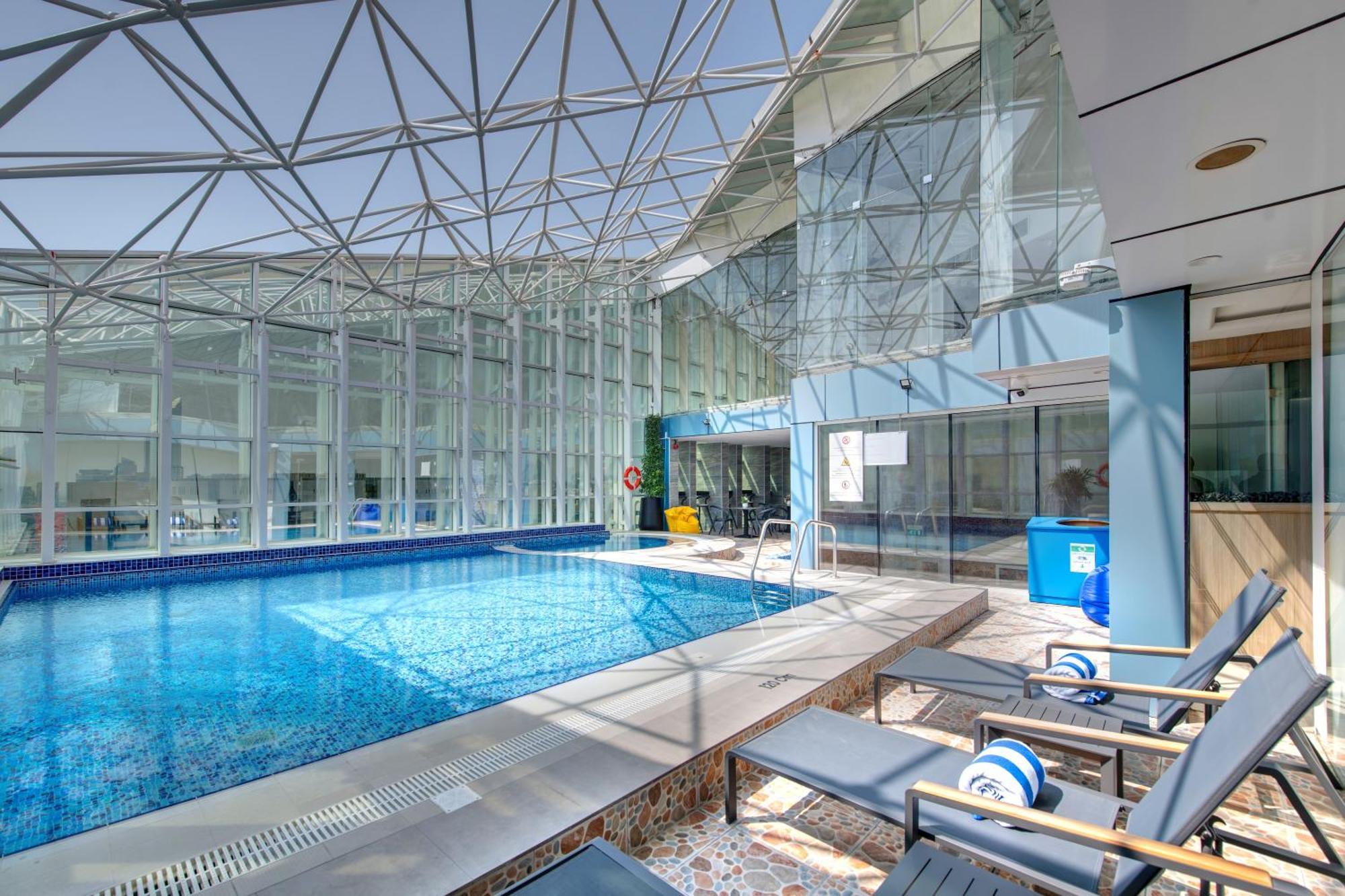 La Quinta By Wyndham Abu Dhabi Al Wahda Ξενοδοχείο Εξωτερικό φωτογραφία