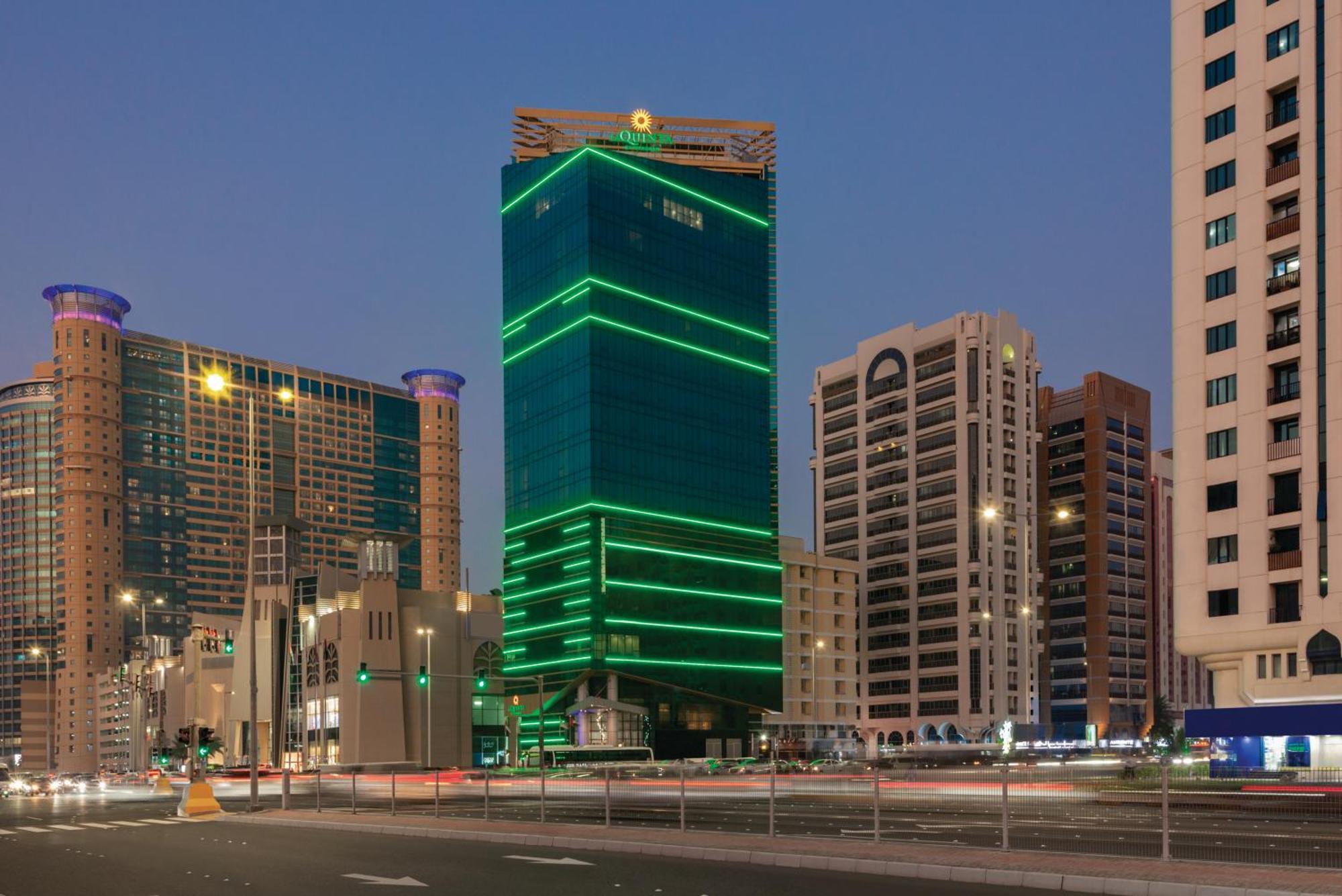 La Quinta By Wyndham Abu Dhabi Al Wahda Ξενοδοχείο Εξωτερικό φωτογραφία