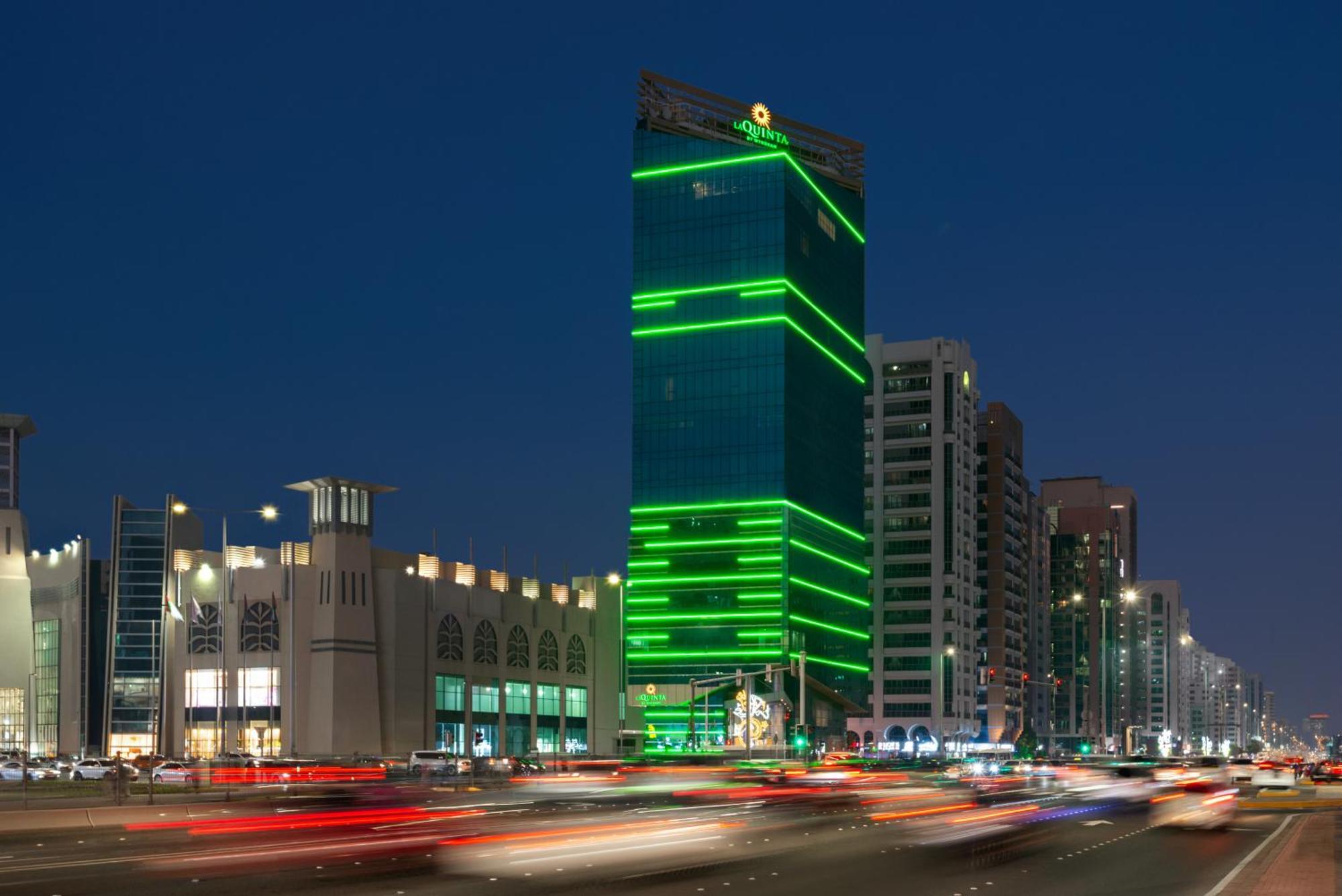 La Quinta By Wyndham Abu Dhabi Al Wahda Ξενοδοχείο Εξωτερικό φωτογραφία