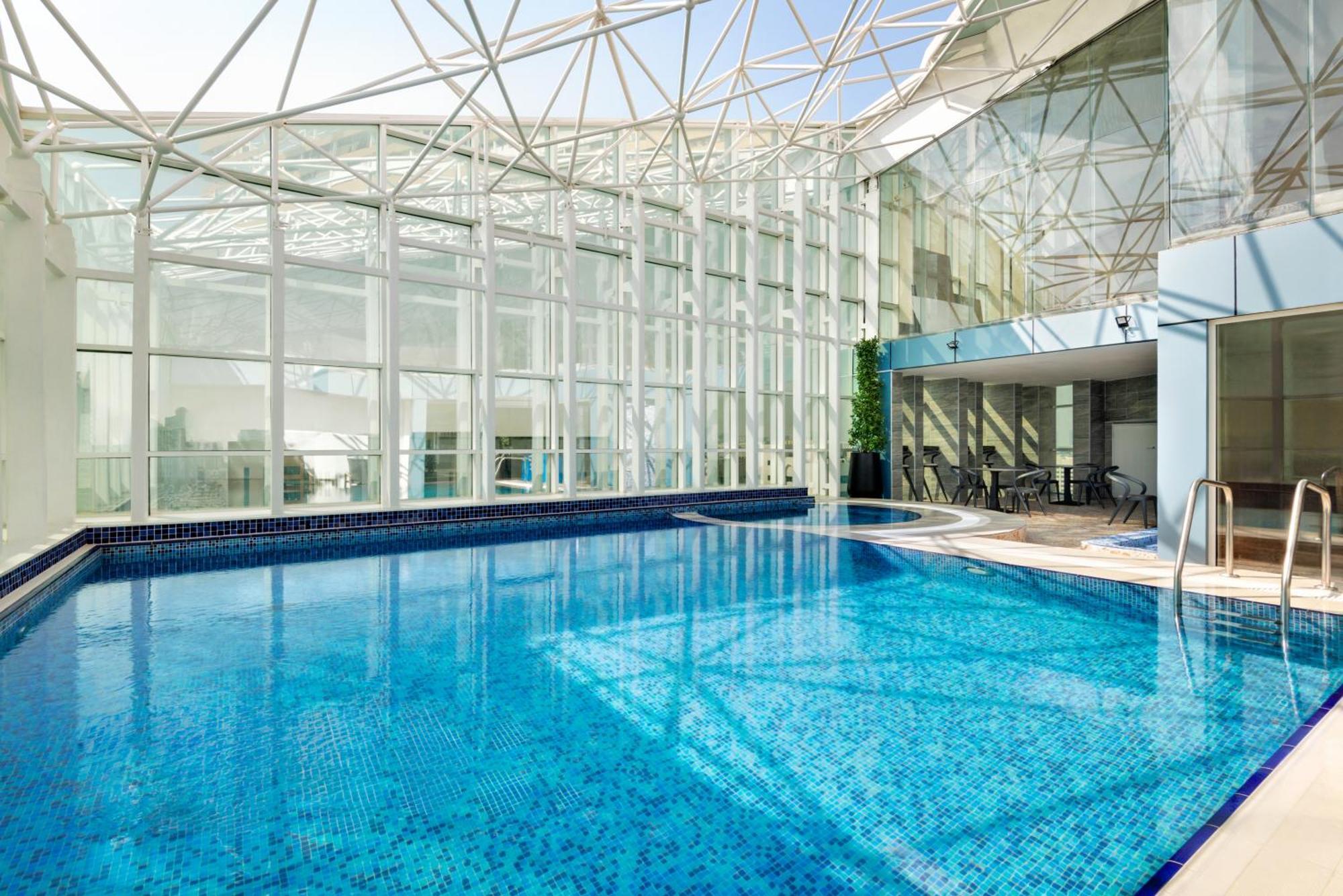 La Quinta By Wyndham Abu Dhabi Al Wahda Ξενοδοχείο Εξωτερικό φωτογραφία