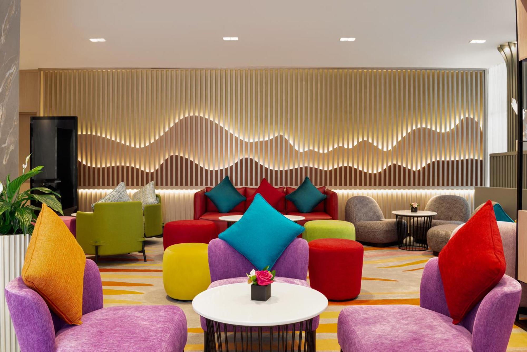 La Quinta By Wyndham Abu Dhabi Al Wahda Ξενοδοχείο Εξωτερικό φωτογραφία
